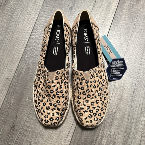 Cheetah Print TOMS no tags! - Picture 2 of 5